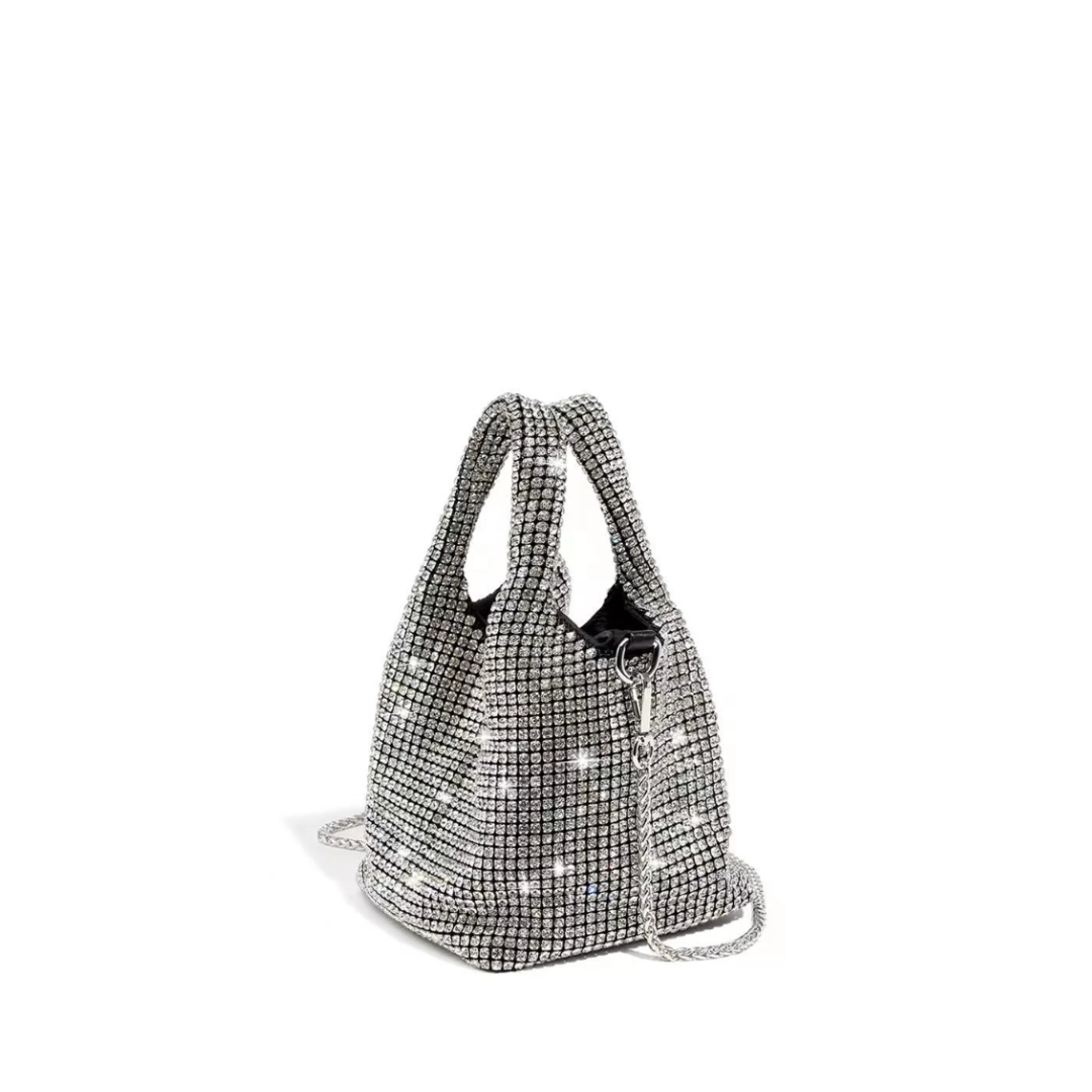 Clara Handtasche mit funkelnden Strasssteinen