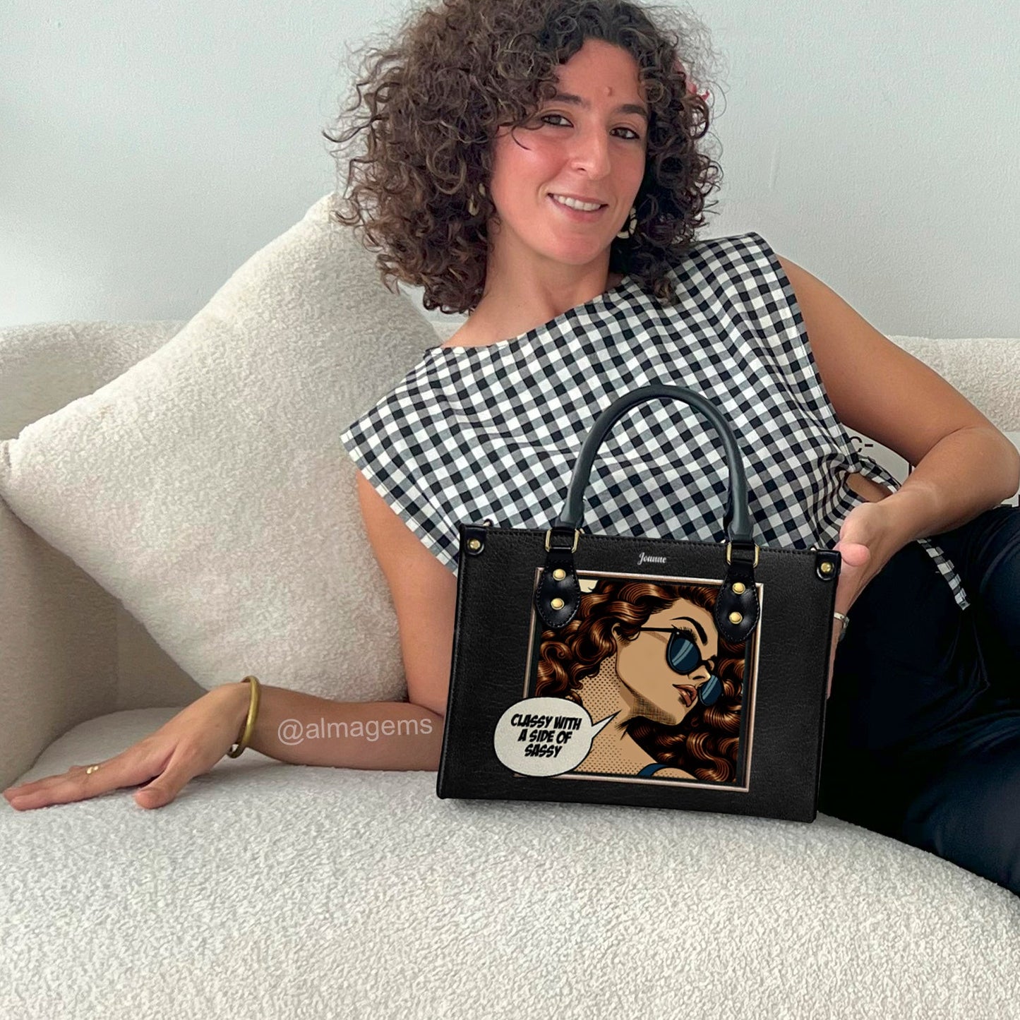 Personalisieren Sie Ihre charakteristische Lederhandtasche mit individueller Kunst und Text - QCUSTOM01