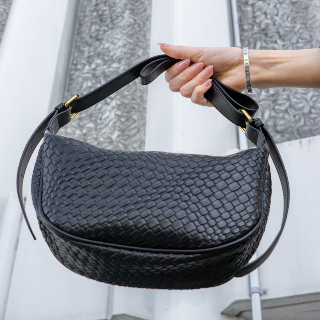 Gewebte Halbmondtasche