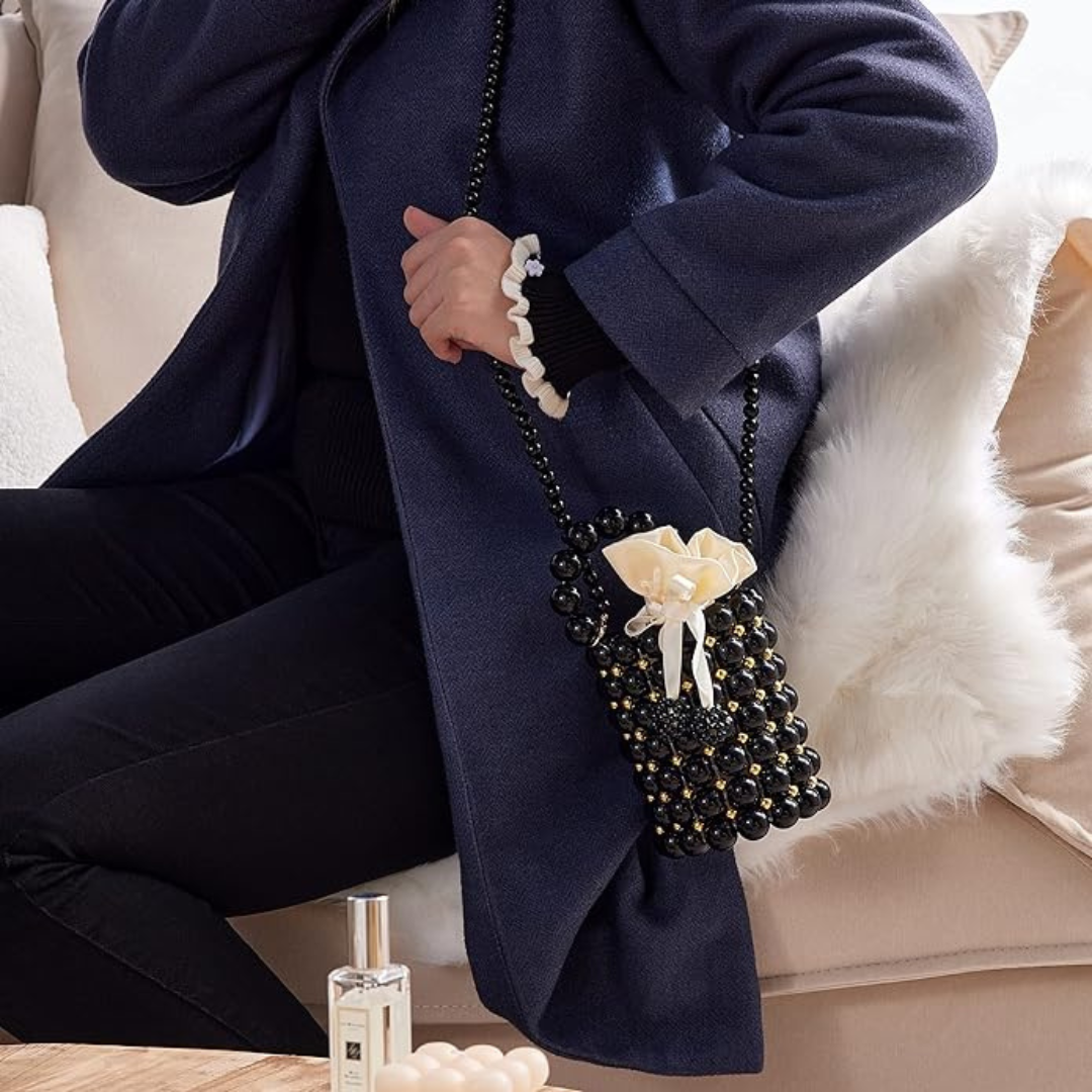 Fevia – Schultertasche mit Perlenbesatz