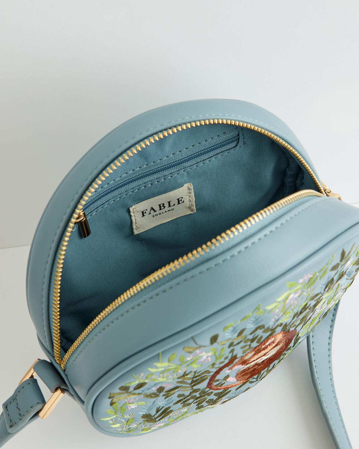 Chloe Circle Bag Bestickte Haselmaus Blau