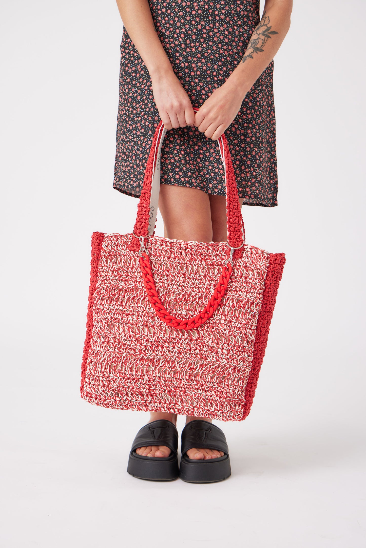 DAISY TASCHE