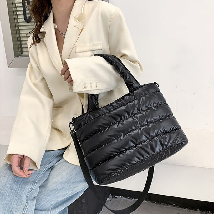 Puffertasche aus Satin