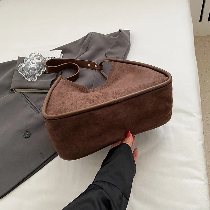 Tote aus Wildleder mit großem Griff