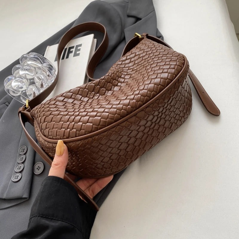 Gewebte Halbmondtasche