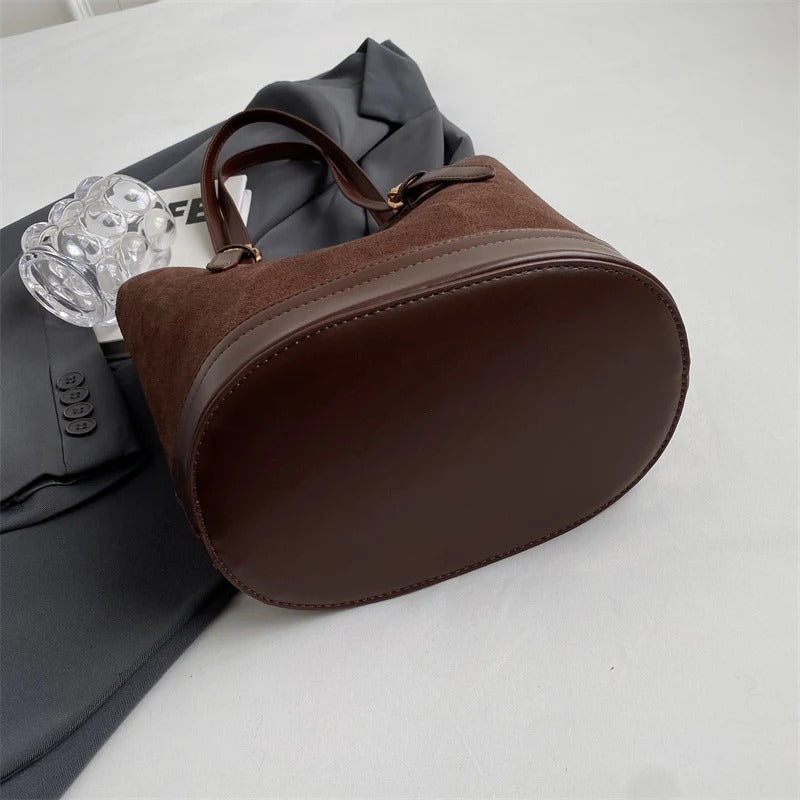 Eimertasche aus Wildleder im Vintage-Stil
