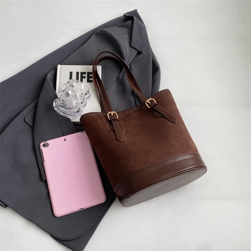 Eimertasche aus Wildleder im Vintage-Stil