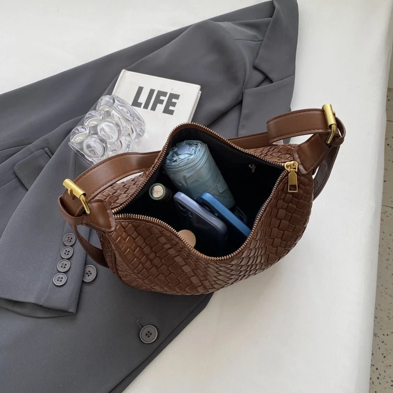 Gewebte Halbmondtasche