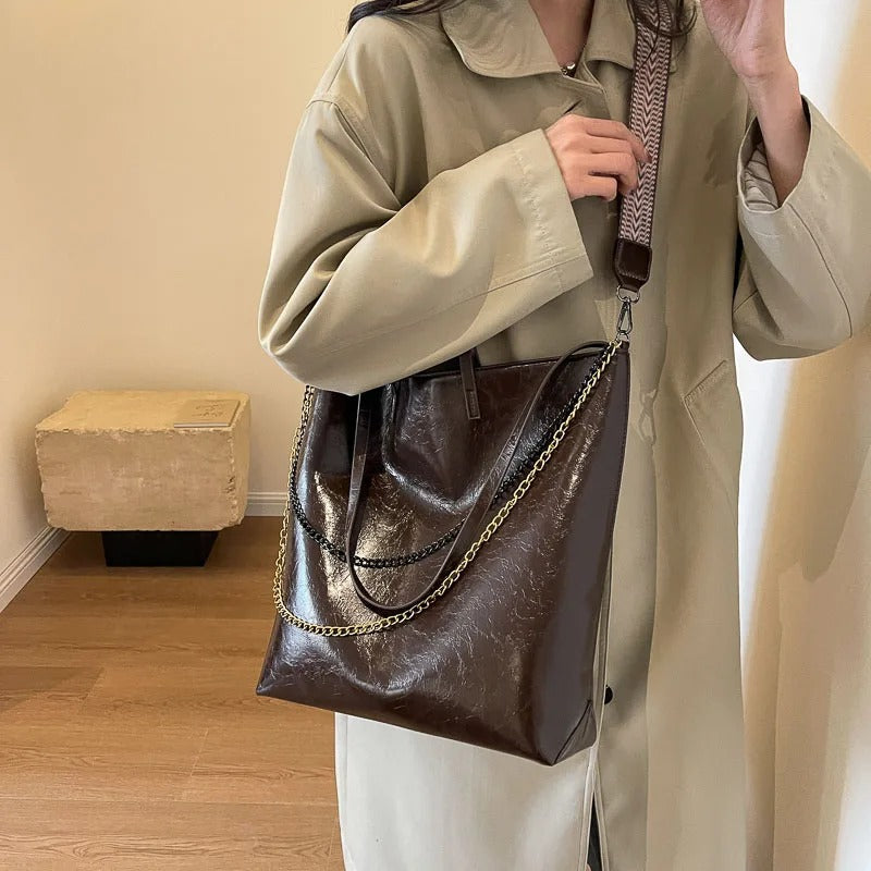 Sophie Tragetasche aus veganem Leder