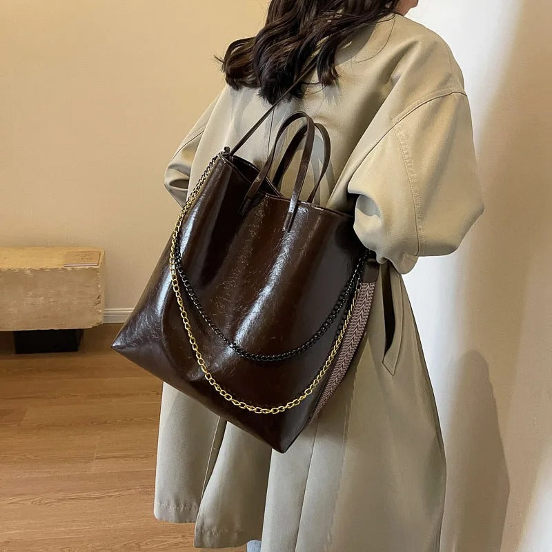 Sophie Tragetasche aus veganem Leder