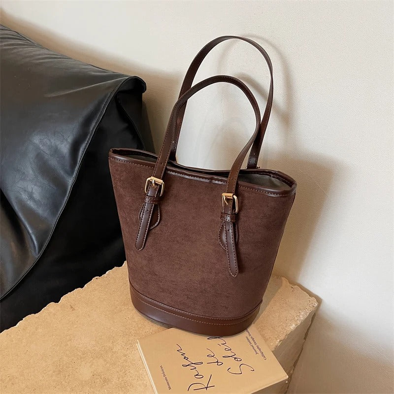Eimertasche aus Wildleder im Vintage-Stil