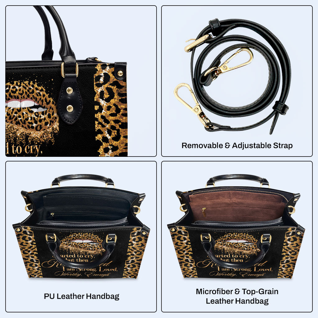 Remembered I Am Strong - Personalisierte Lederhandtasche - DB40