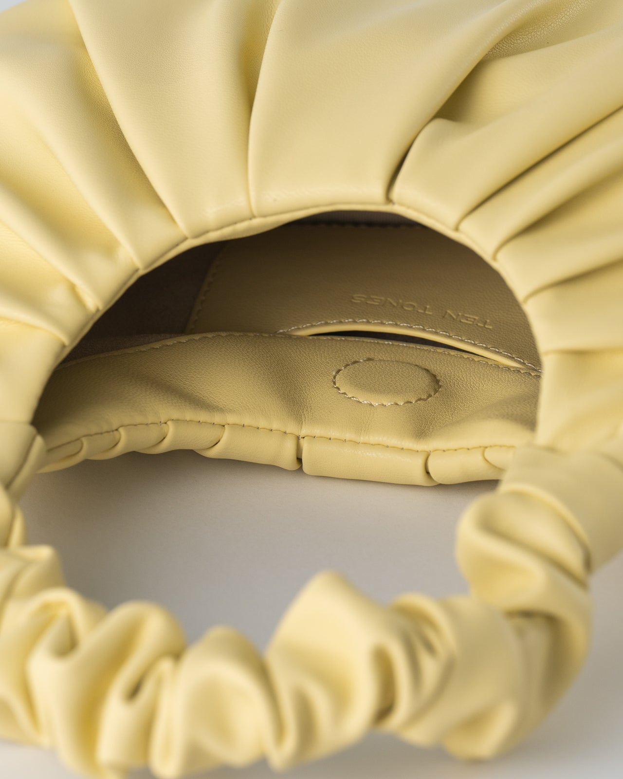 TuxodoBAG - The Cloud Black Butter