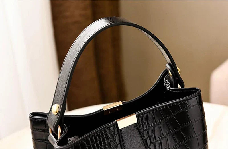 OZI A4 HANDTASCHEN