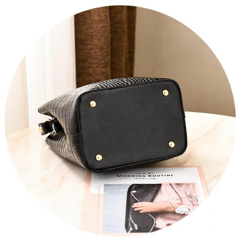 OZI A4 HANDTASCHEN