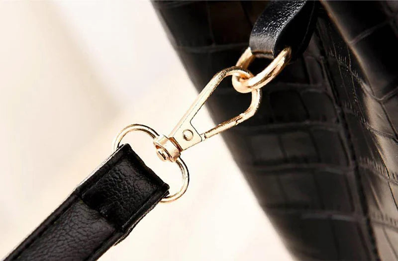OZI A4 HANDTASCHEN
