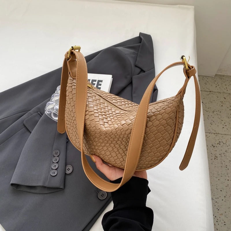 Gewebte Halbmondtasche