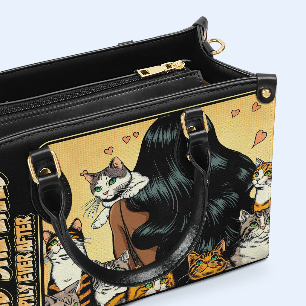 Und sie lebte glücklich bis ans Ende ihrer Tage – Schwarz – Personalisierte Lederhandtasche für Katzenliebhaber – LL04BLACK