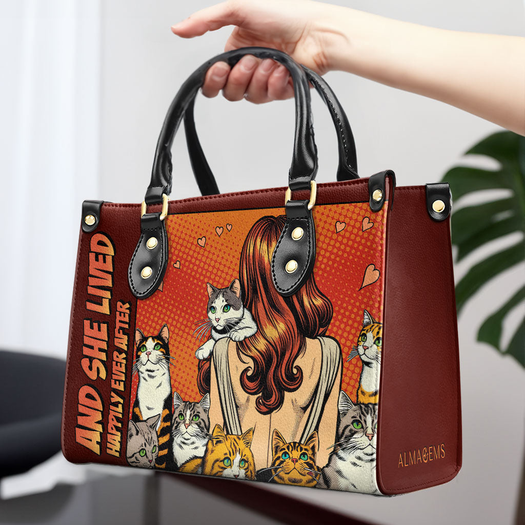 Und sie lebte glücklich bis ans Ende ihrer Tage – Rot – Personalisierte Lederhandtasche für Katzenliebhaber – LL04RED