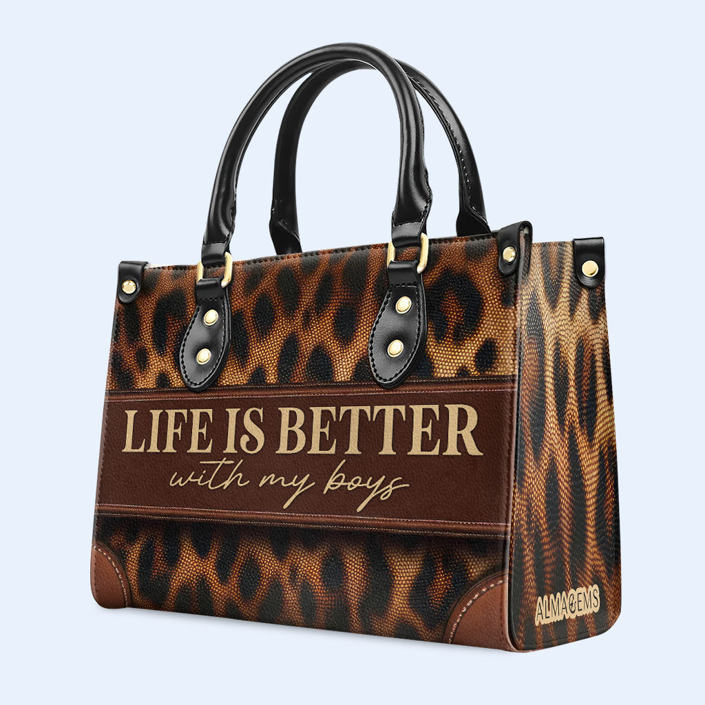 Das Leben ist besser mit meinen Jungs - Personalisierte Lederhandtasche - MM30