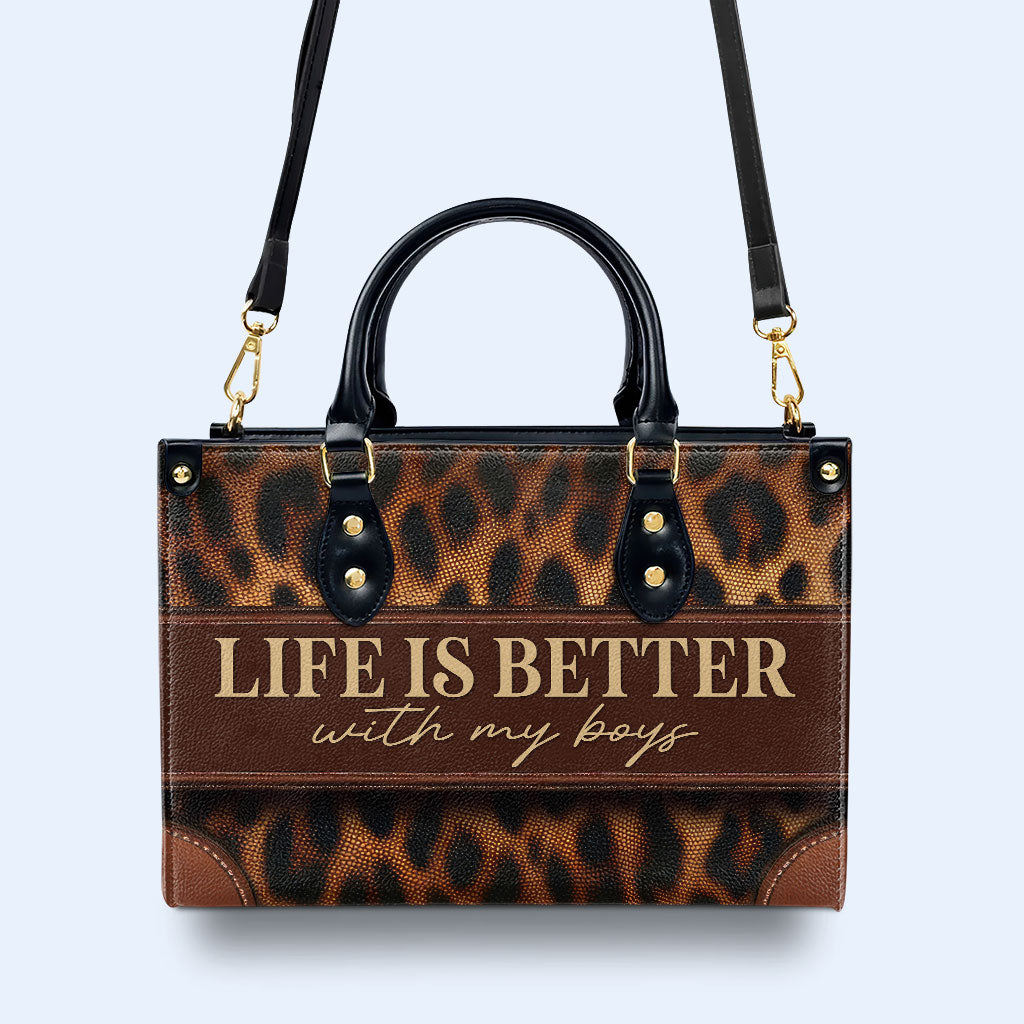 Das Leben ist besser mit meinen Jungs - Personalisierte Lederhandtasche - MM30