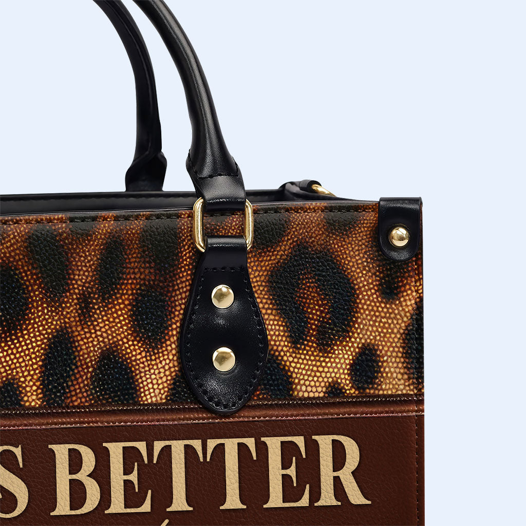 Das Leben ist besser mit meinen Jungs - Personalisierte Lederhandtasche - MM30