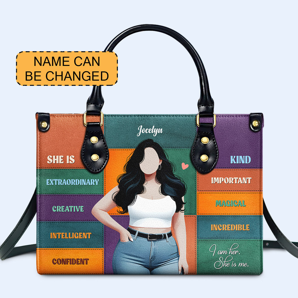 She Is - Personalisierte Lederhandtasche - PG03