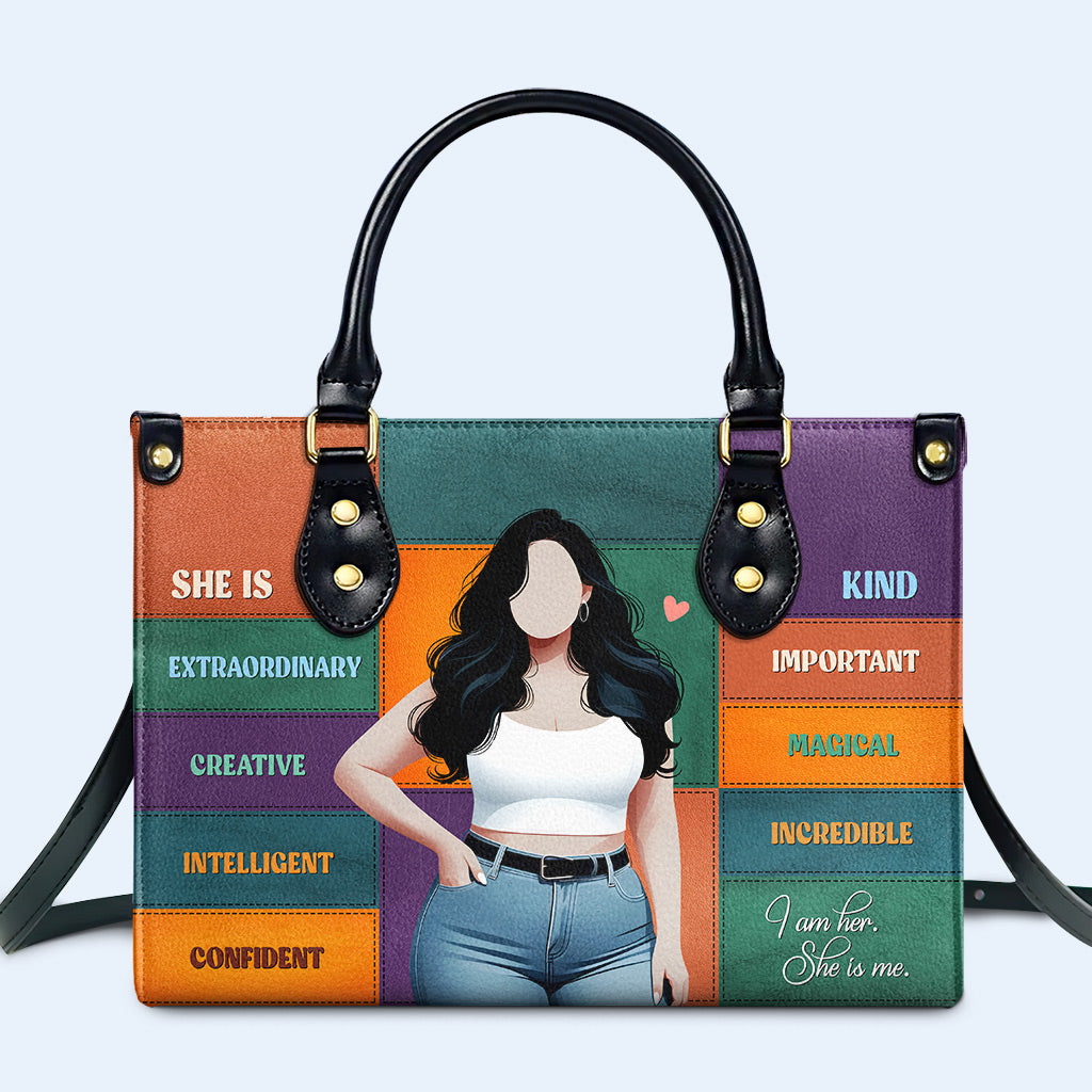 She Is - Personalisierte Lederhandtasche - PG03