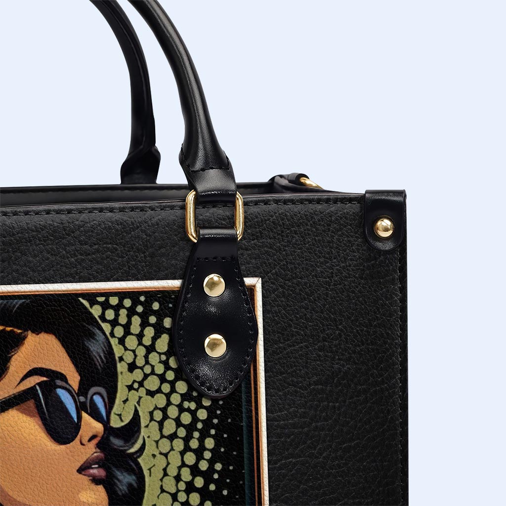 Personalisieren Sie Ihre charakteristische Lederhandtasche mit individueller Kunst und Text - QCUSTOM01