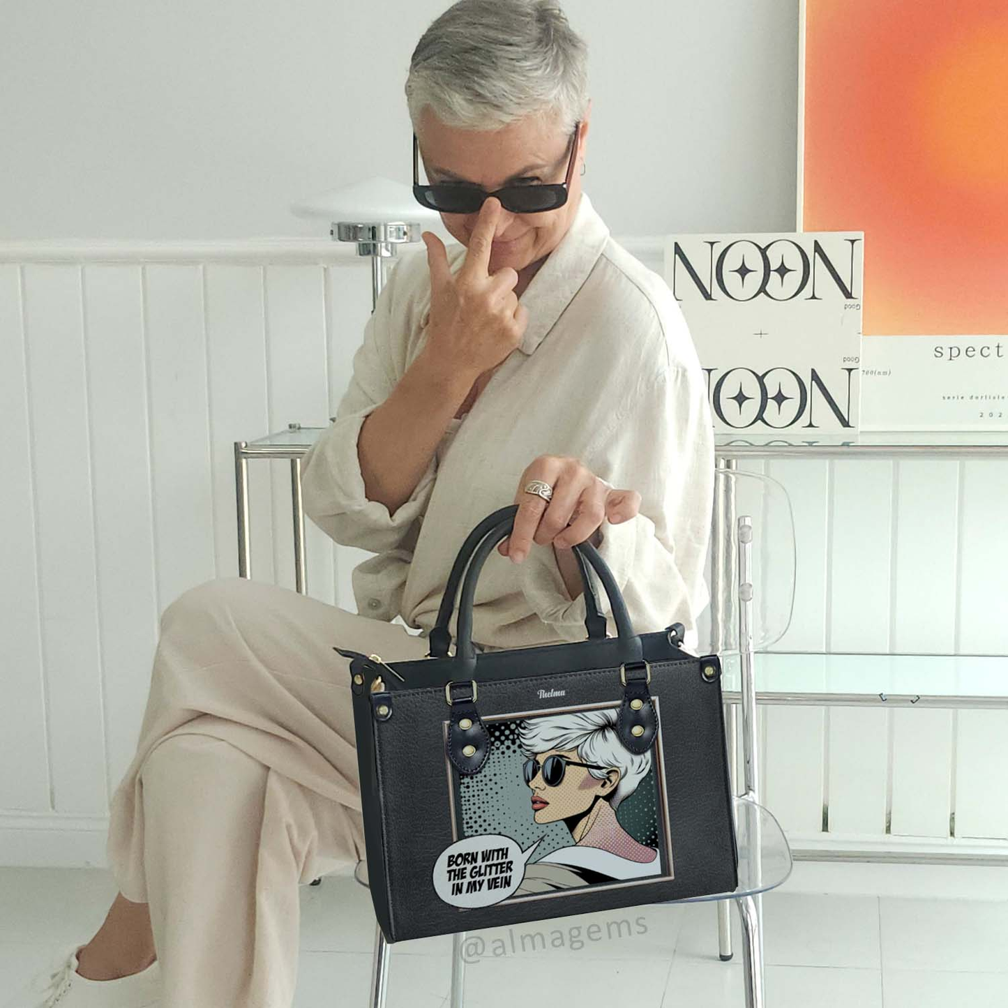 Personalisieren Sie Ihre charakteristische Lederhandtasche mit individueller Kunst und Text - QCUSTOM01