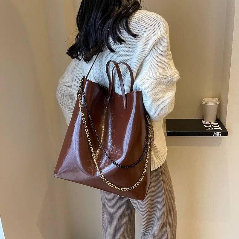 Sophie Tragetasche aus veganem Leder