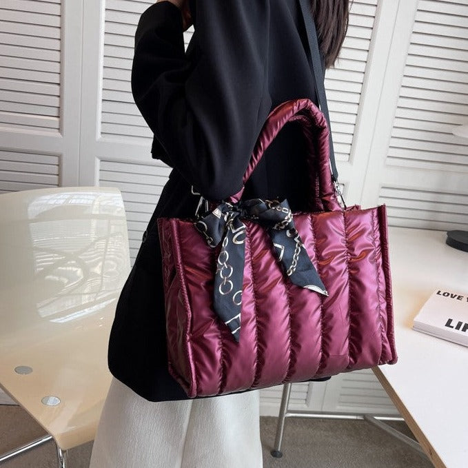 Midi-Tragetasche aus Satin