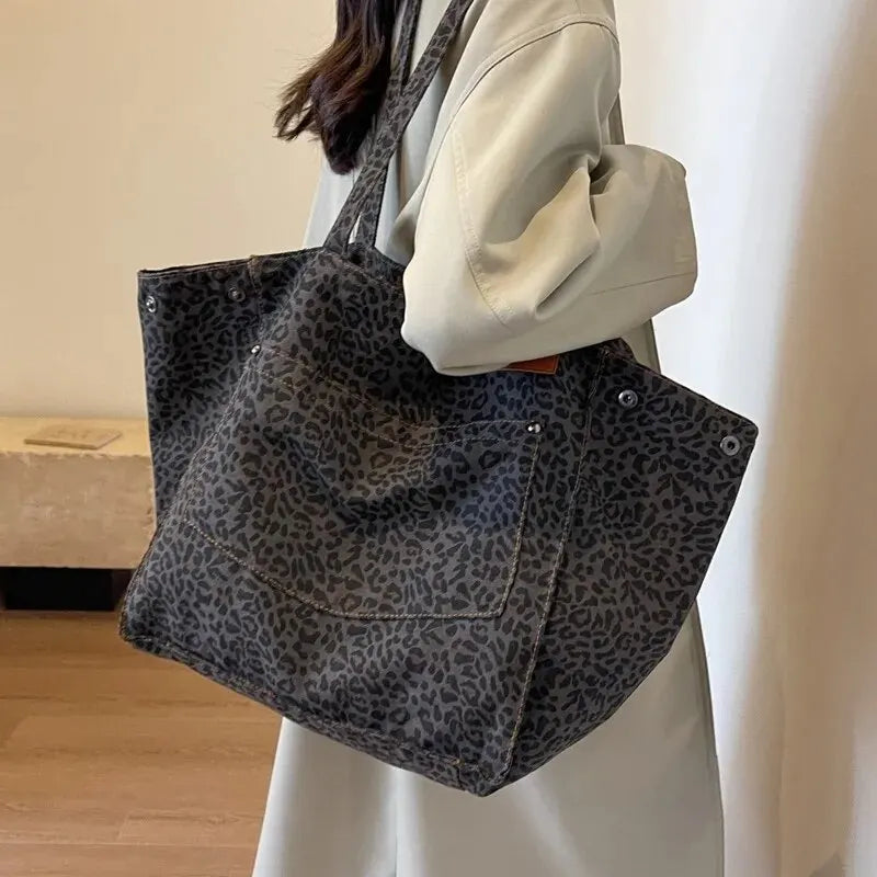 OZI A6 HANDTASCHEN