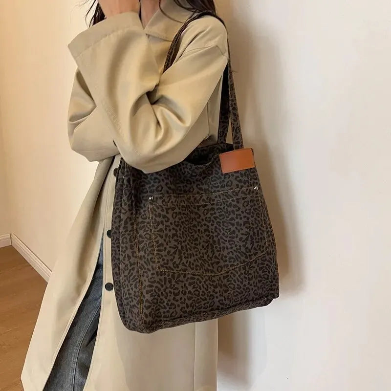 OZI A6 HANDTASCHEN