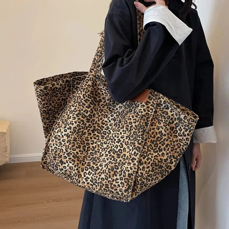 OZI A6 HANDTASCHEN
