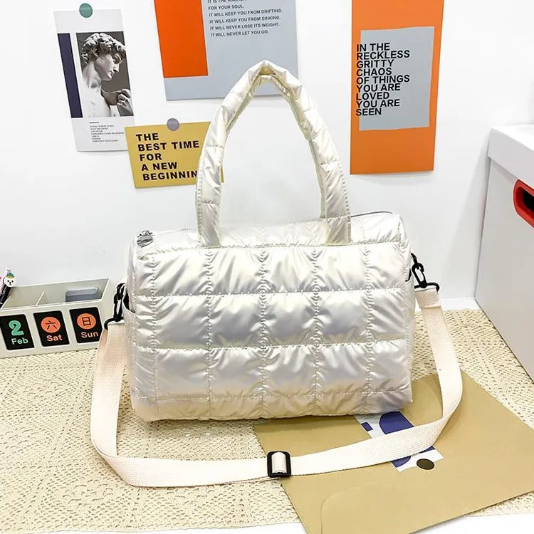 Reisetasche aus Satin