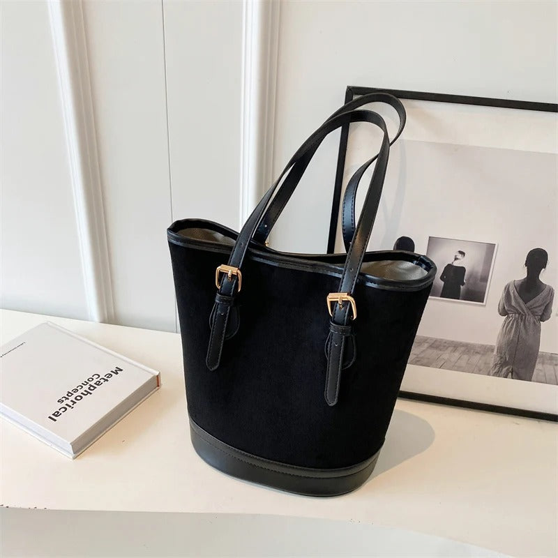 Eimertasche aus Wildleder im Vintage-Stil