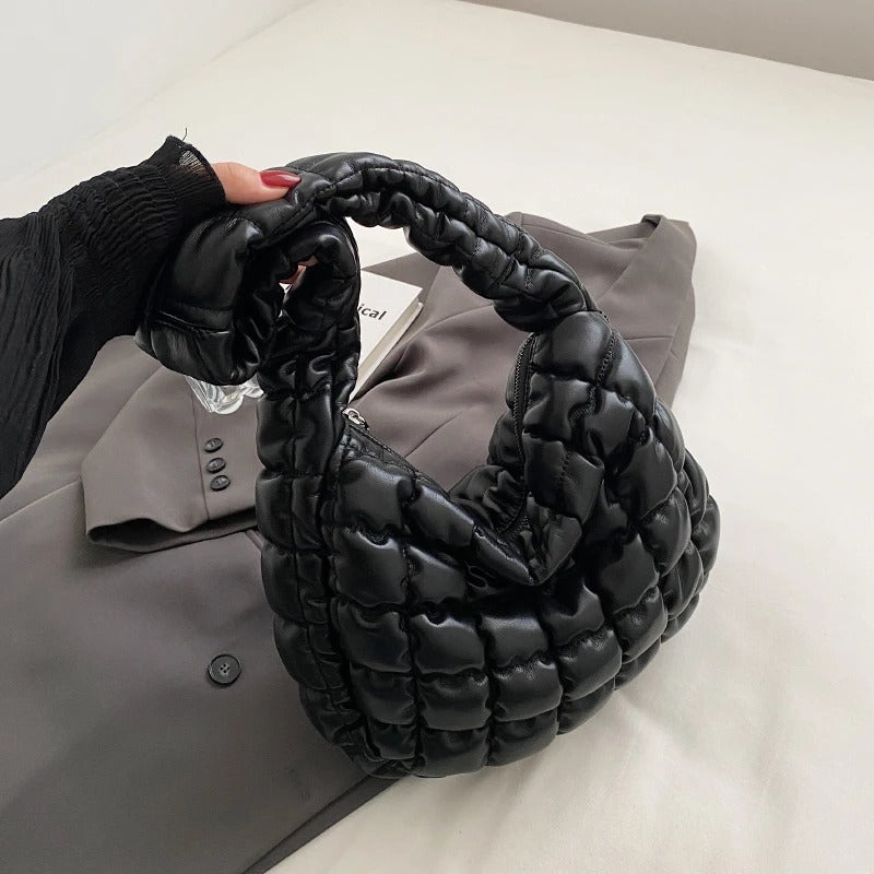 Scrunchie-Hobo-Tasche aus veganem Leder