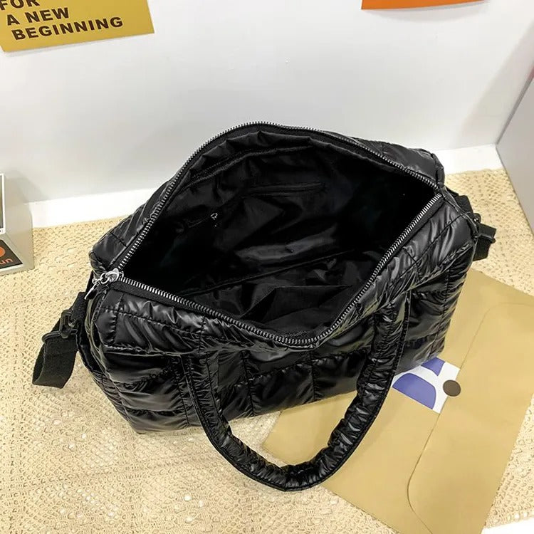 Reisetasche aus Satin
