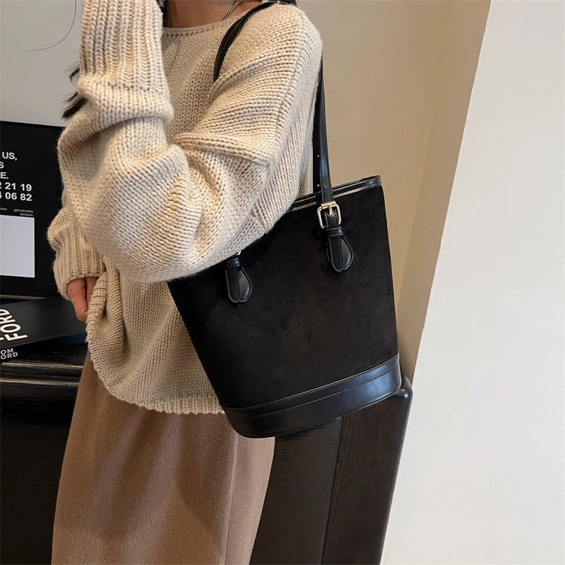 Eimertasche aus Wildleder im Vintage-Stil