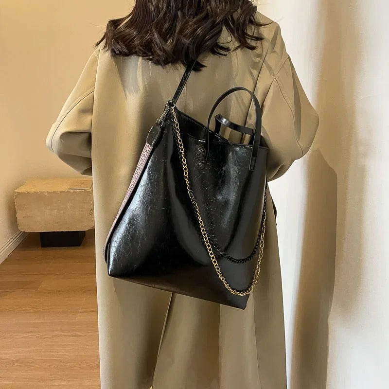 Sophie Tragetasche aus veganem Leder