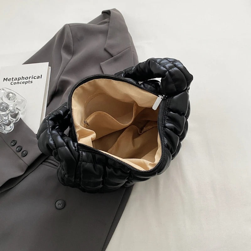 Scrunchie-Hobo-Tasche aus veganem Leder