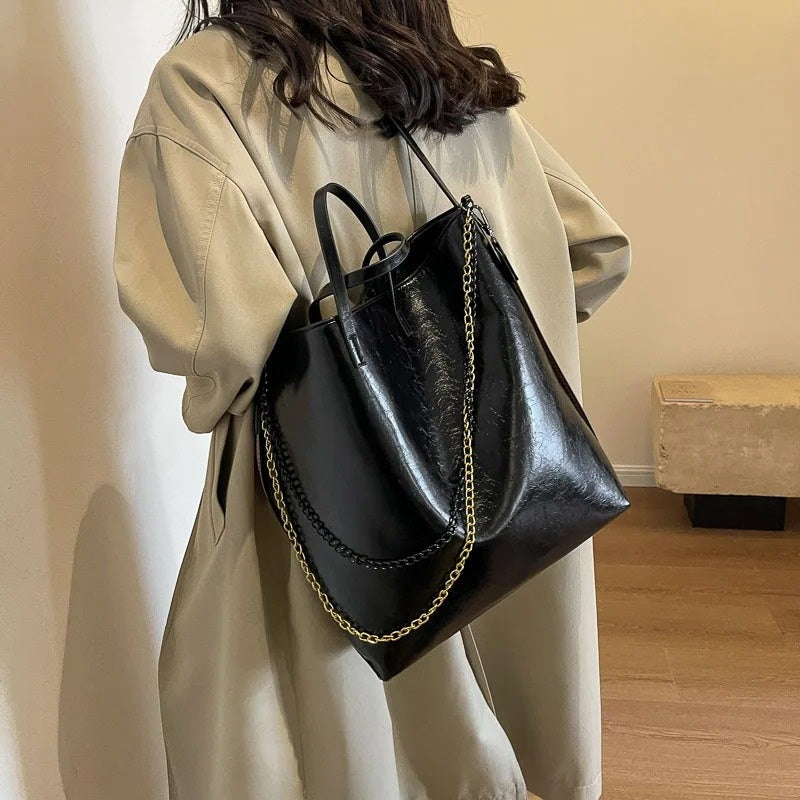 Sophie Tragetasche aus veganem Leder