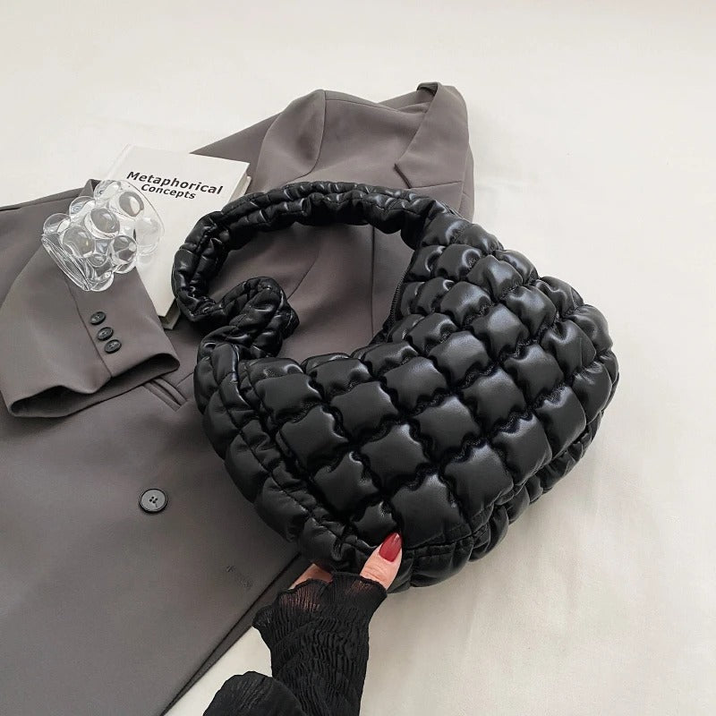 Scrunchie-Hobo-Tasche aus veganem Leder