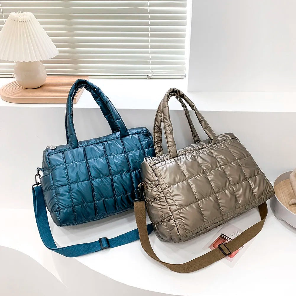Reisetasche aus Satin