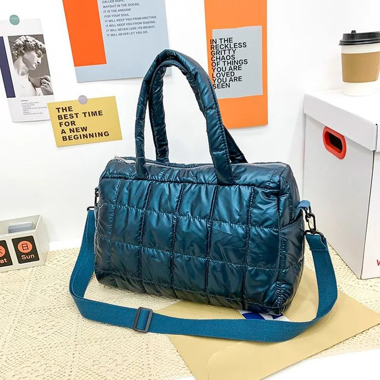 Reisetasche aus Satin