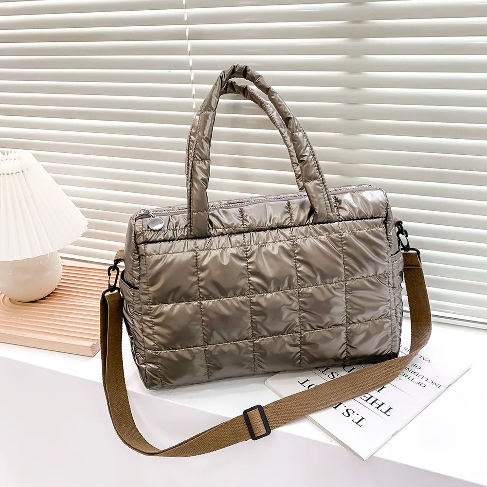 Reisetasche aus Satin