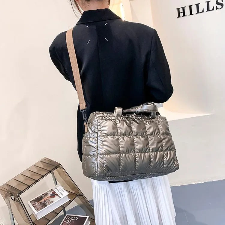 Reisetasche aus Satin