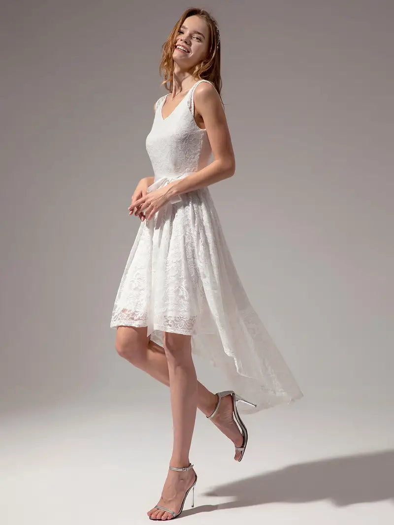 Elegant Lace Sleeveless Wedding Dress