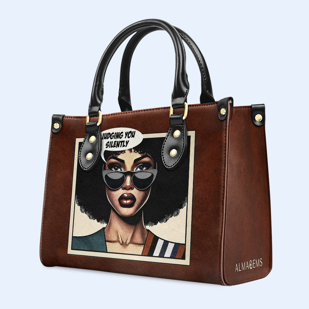 Judging You Silently - Personalisierte Lederhandtasche - judge02